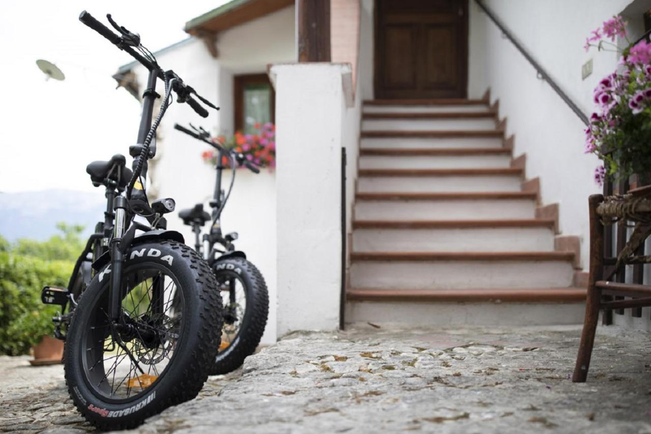 Il Ciavattone Bed And Bike Acomodação com café da manhã Sulmona Exterior foto